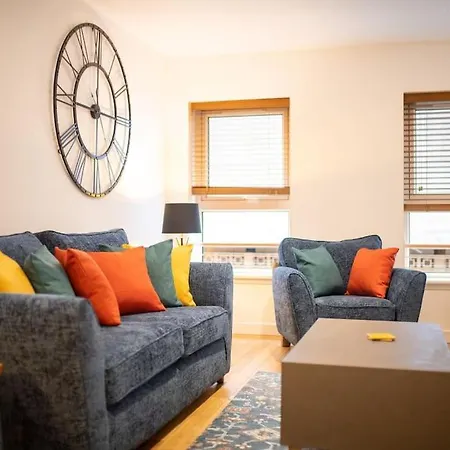 Modern City Centre Apartment In Inverness Buitenkant foto