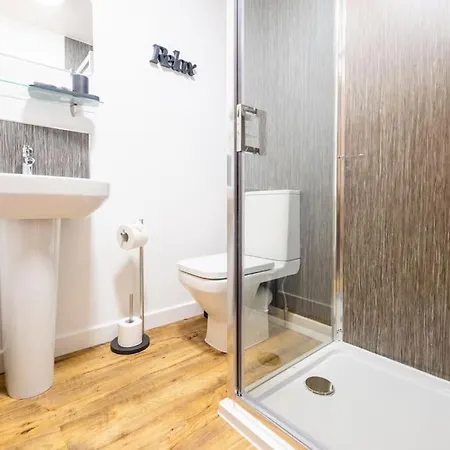 Modern City Centre Apartment In Inverness Buitenkant foto