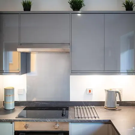 Modern City Centre Apartment In Inverness Buitenkant foto